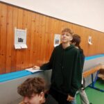 Média (4) 1