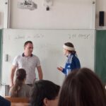 Média (8)